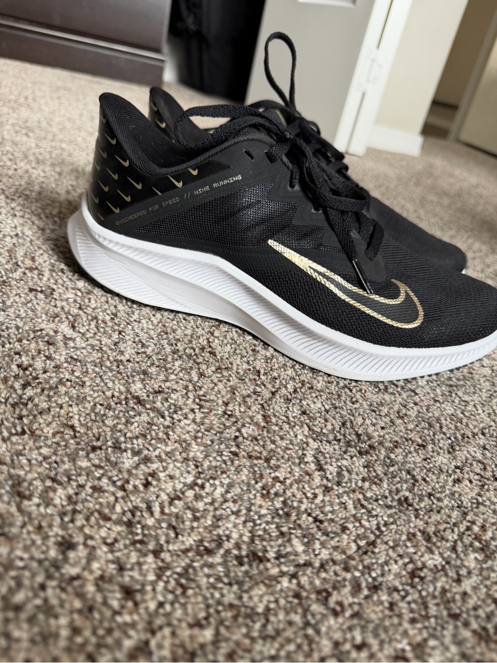 Nike Black and Gold Athletic Running Shoes